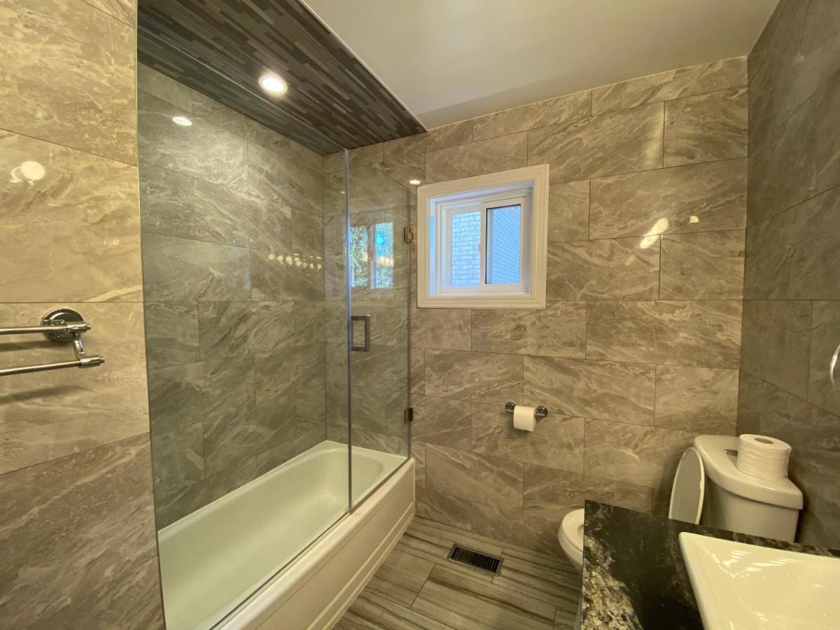 Yonge And Finch Subway !L Spacious & Bright Private Bedroom With Shared Amenties Τορόντο Εξωτερικό φωτογραφία