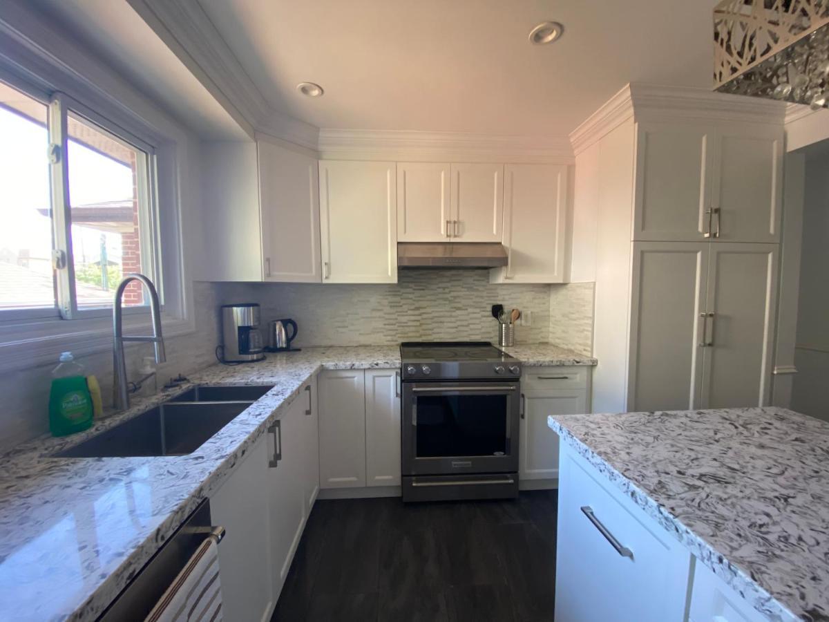 Yonge And Finch Subway !L Spacious & Bright Private Bedroom With Shared Amenties Τορόντο Εξωτερικό φωτογραφία