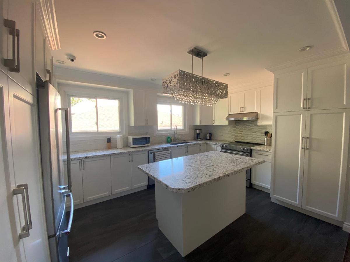 Yonge And Finch Subway !L Spacious & Bright Private Bedroom With Shared Amenties Τορόντο Εξωτερικό φωτογραφία